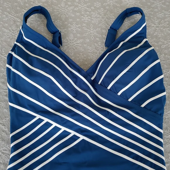 Gottex New Women's Swimsuit - Picture 2 of 8